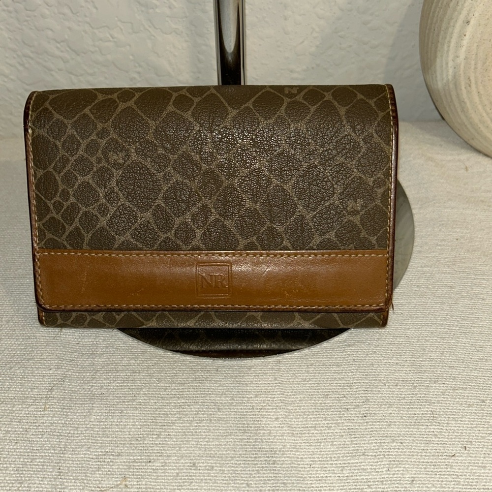 Nina Ricci Lambskin Leather Compact ZIp Wallet authentic
